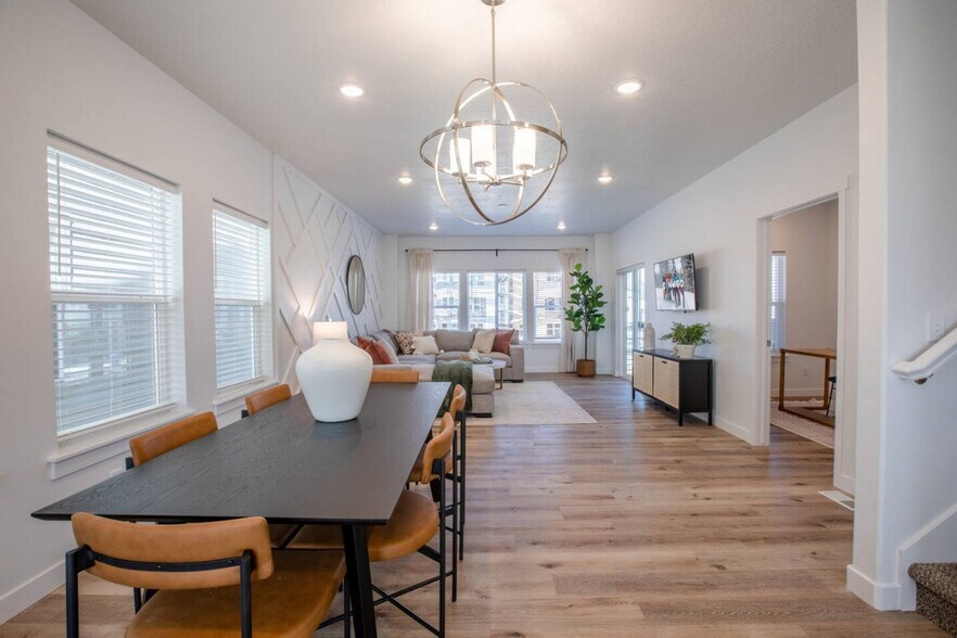 Building Photo - 642 E 460 S