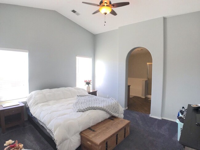 Building Photo - Coming Soon! Beautiful 3 bedroom Los Lunas...