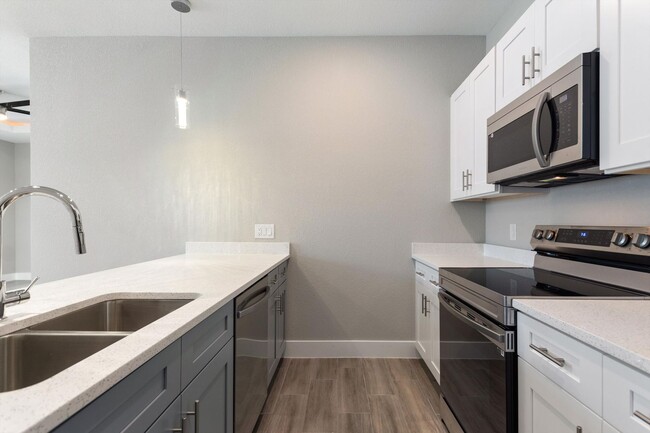 Building Photo - Deposit-Free! Modern, energy efficient hom...