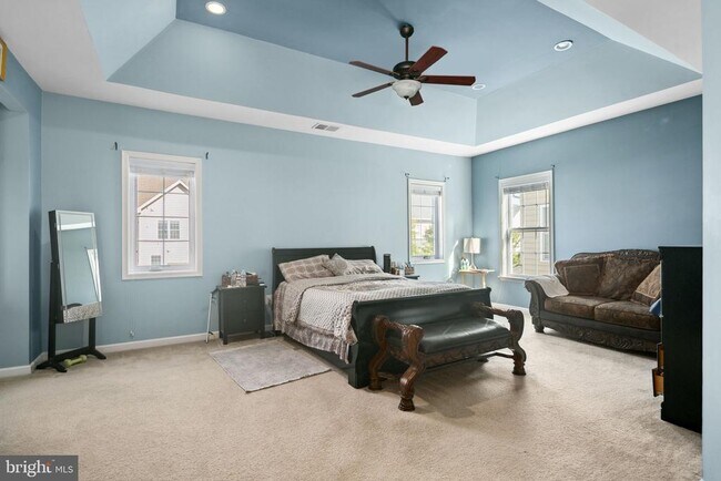 Building Photo - 42888 Southview Manor Dr