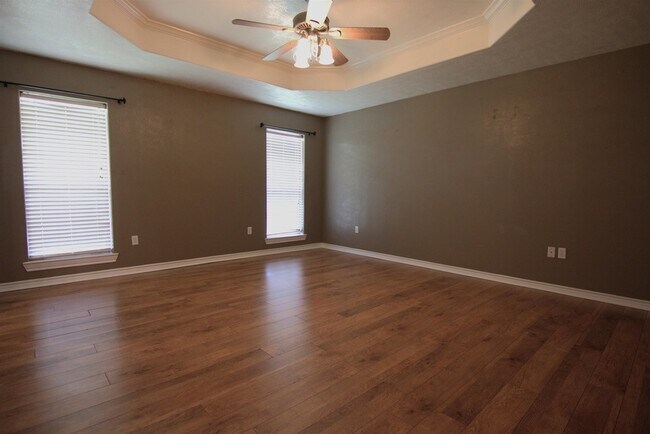 Building Photo - 8525 Sunflower Ln