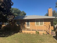 Building Photo - 3 bed 1 1/2 bath in NE Lincoln