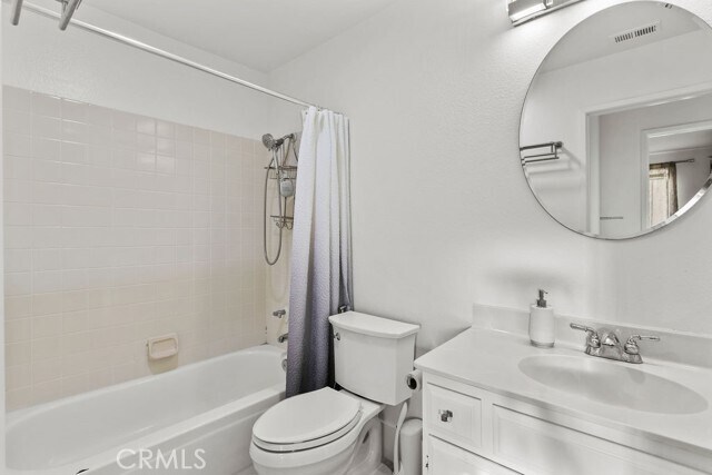 Building Photo - 6039 E Hackamore Ln