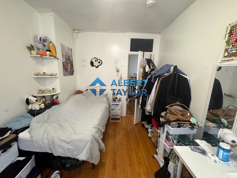 Building Photo - 172 Endicott St