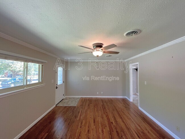 Building Photo - 750 Marquette Dr