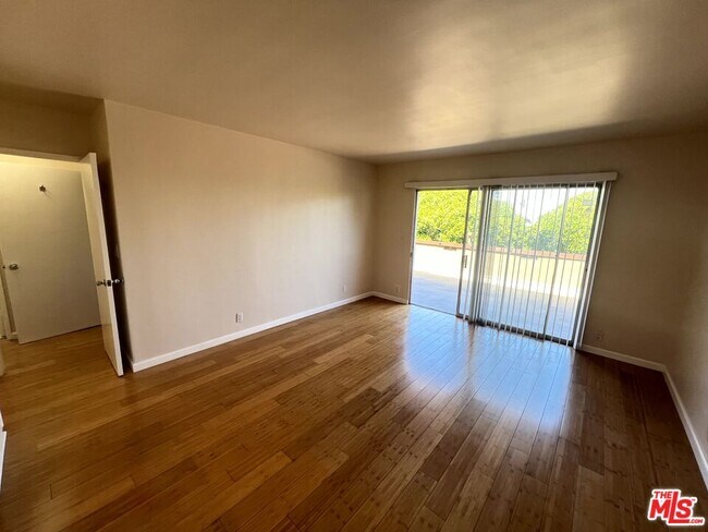 Building Photo - 2637 S Centinela Ave
