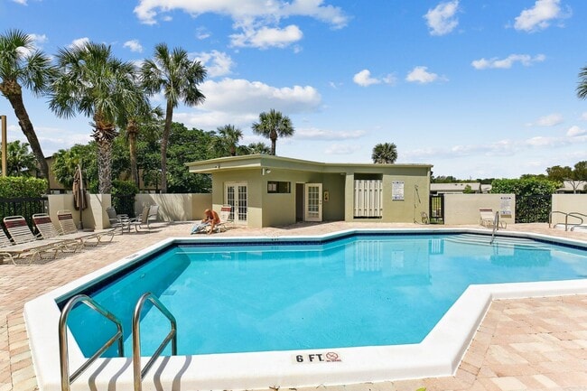 Building Photo - 6463 La Costa Dr