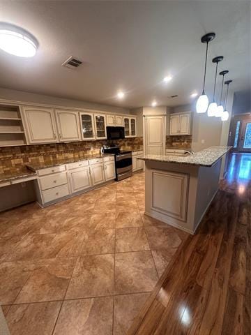 Building Photo - 809 Essex Dr