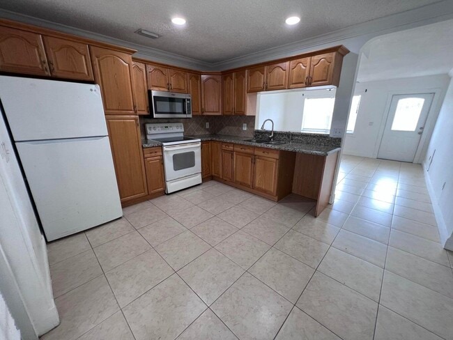 Building Photo - 1501 Meridian Rd