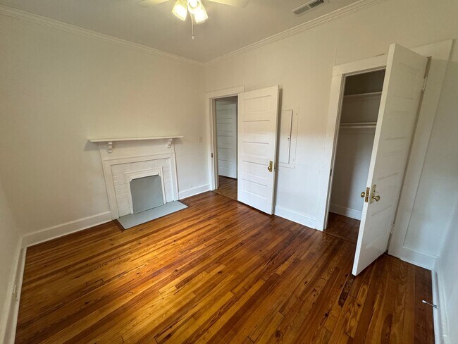 Building Photo - Updated 2/1 Brick House in Celanese- $1,395