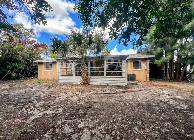 Building Photo - 7300 Barragan Rd