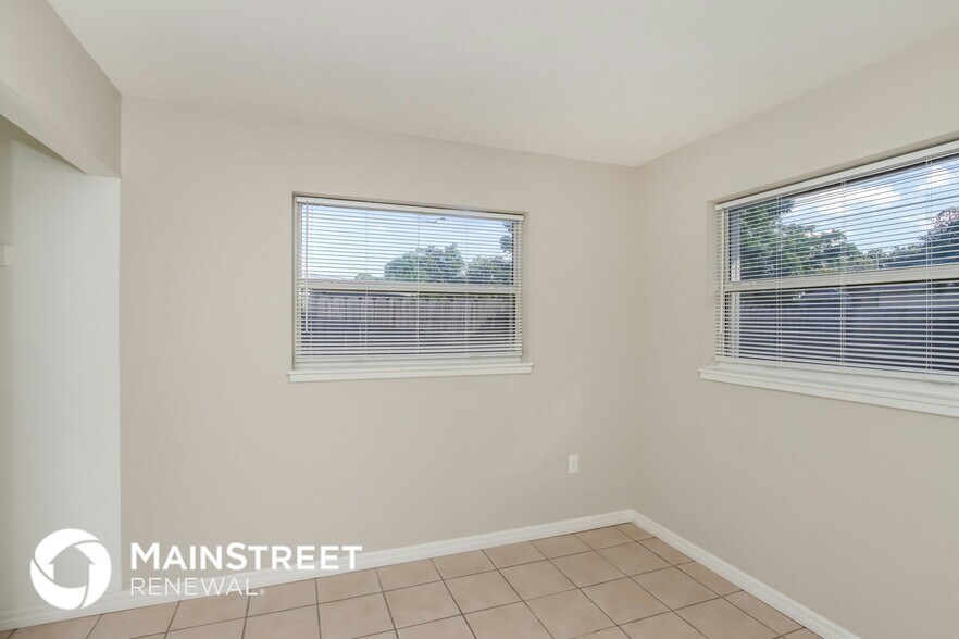 Building Photo - 2365 Dordon Dr