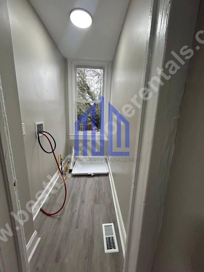 Building Photo - Coming Soon!!!!!! Spacious 4 Bedroom in We...