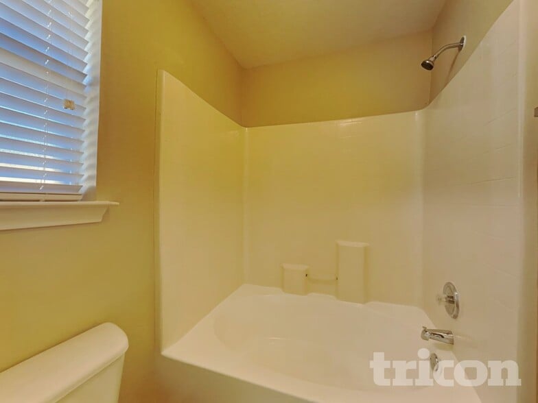 Building Photo - 700 Stribling Cir