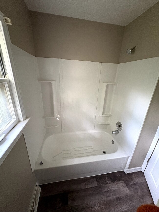 Building Photo - 5115 Maple Hill Dr