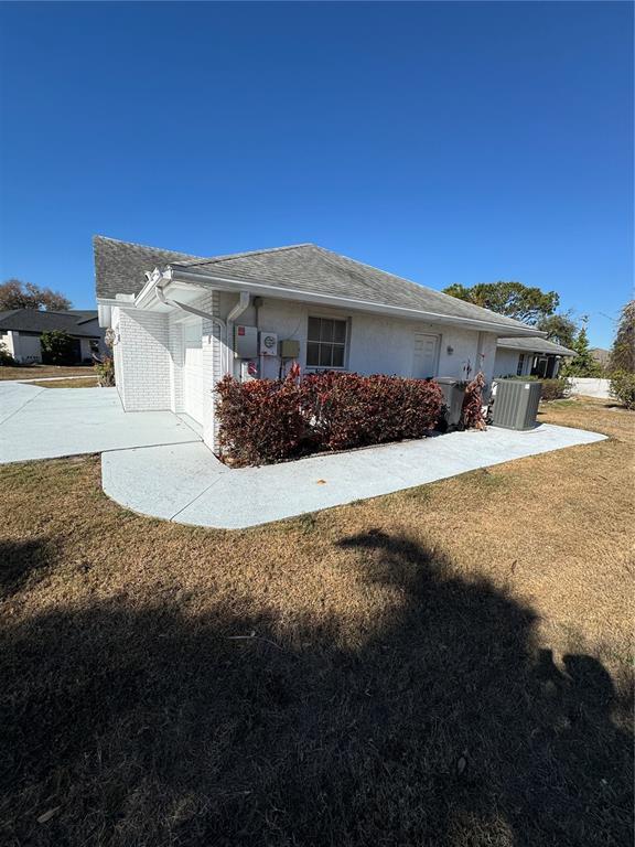 Building Photo - 5638 Country Lakes Dr