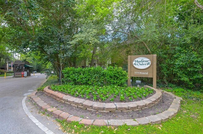 Building Photo - 11711 Memorial Dr