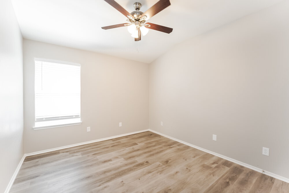 Building Photo - 8215 Radial Ct