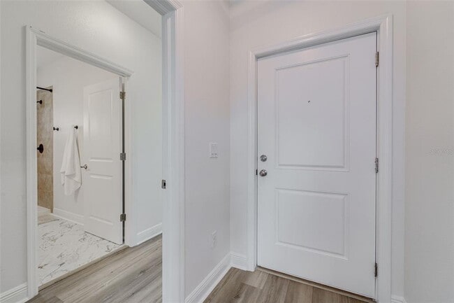 Building Photo - 1933 W Chestnut St