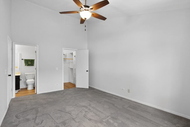 Building Photo - 1336 Queensgreen Cir