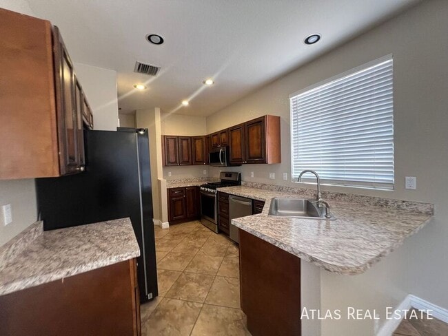 Building Photo - 9991 N High Meadow Trail