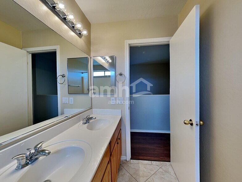 Building Photo - 22644 W Pima St