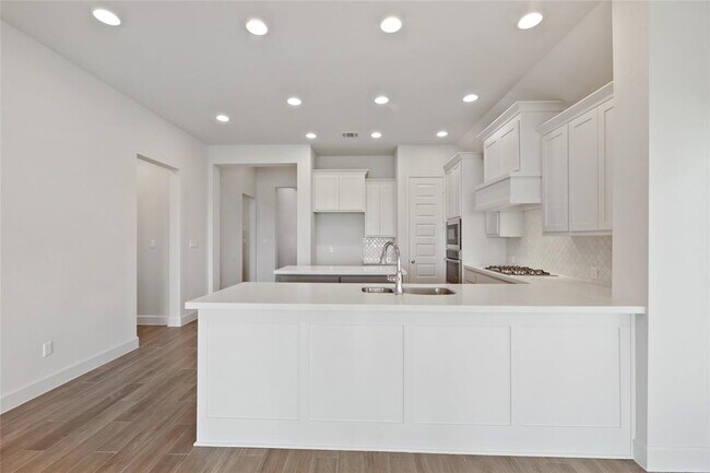 Building Photo - 127 Plumbago Loop