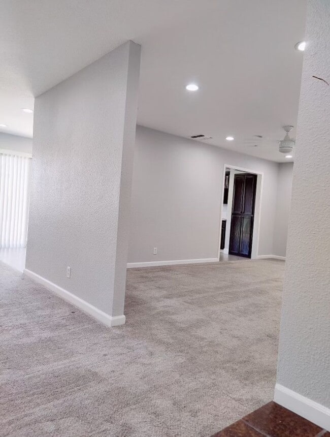 Building Photo - Beautiful 3 bed 2 bath for rent near Atwat...