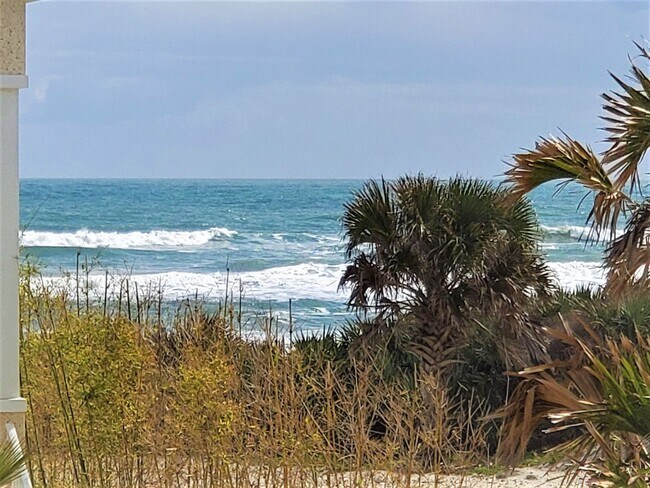 Building Photo - Remodeled Beachside Townhome-Steps from the Beach