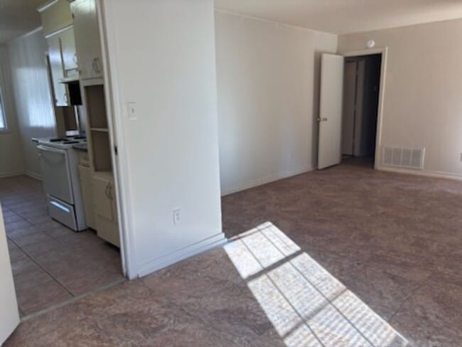 Building Photo - 1456 Glouchester Dr