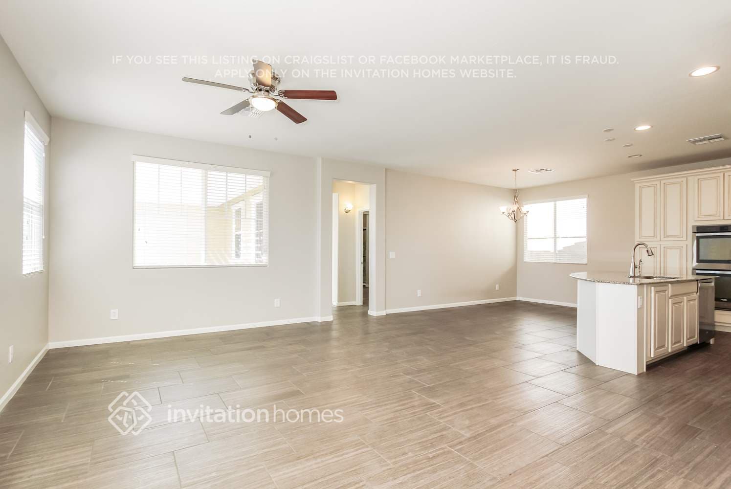 Building Photo - 12472 N 153rd Dr