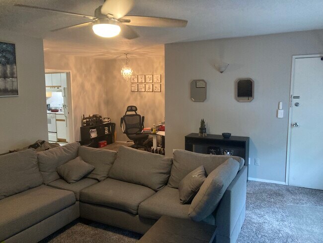 Building Photo - 132 Claremont Rd