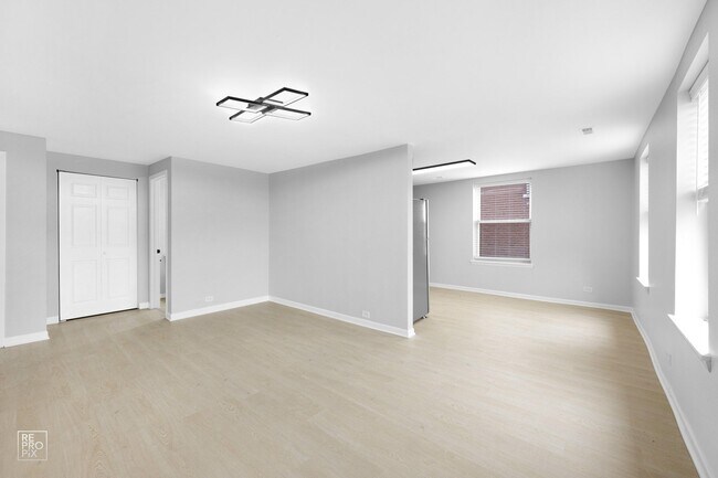 Building Photo - 423 N Central Ave