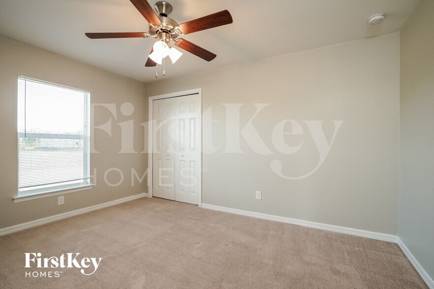 Building Photo - 2127 NW 41st Pl