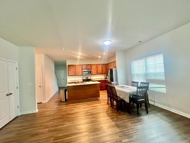 Building Photo - Parsons Mill Castle Hayne, 4BR, 2 Car Gara...