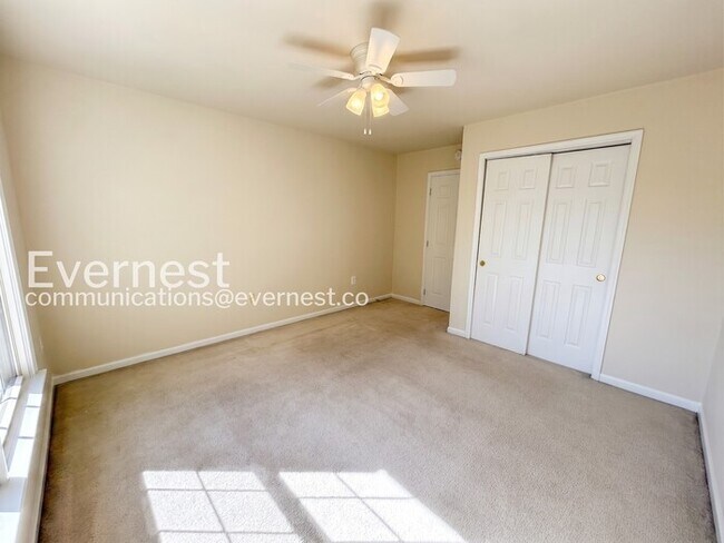 Building Photo - 7 St Stephens Ct