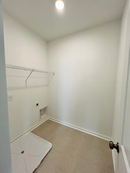 Building Photo - 206 Summerlin Dr