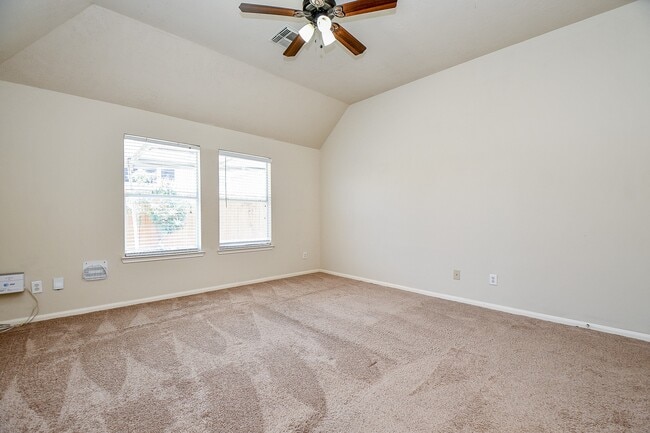 Building Photo - 13979 Maximos Dr