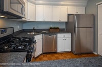 Building Photo - 90 Quince Ct