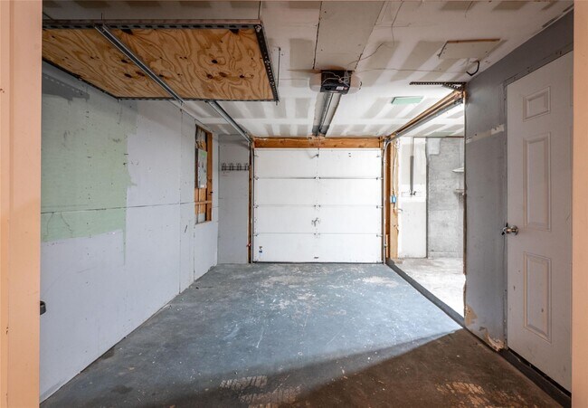 Building Photo - 60 Remington Pl