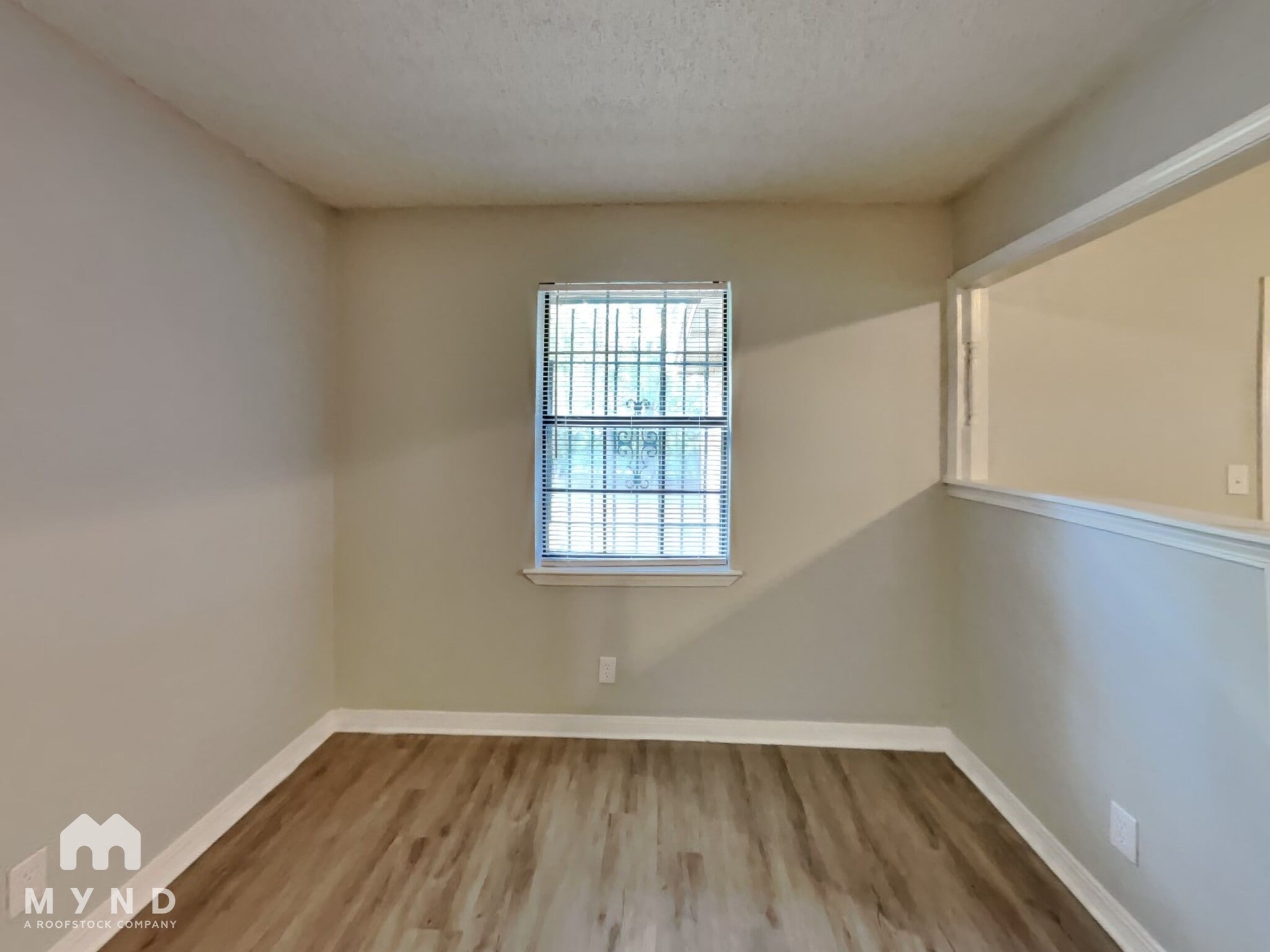 Building Photo - 1729 E Red Bird Ln