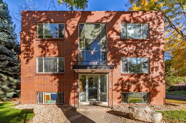 Building Photo - 1302 Milwaukee