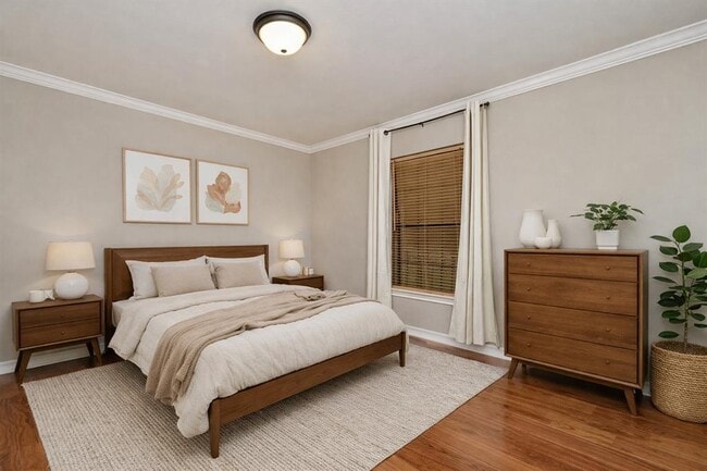 Building Photo - 407 E 45th St