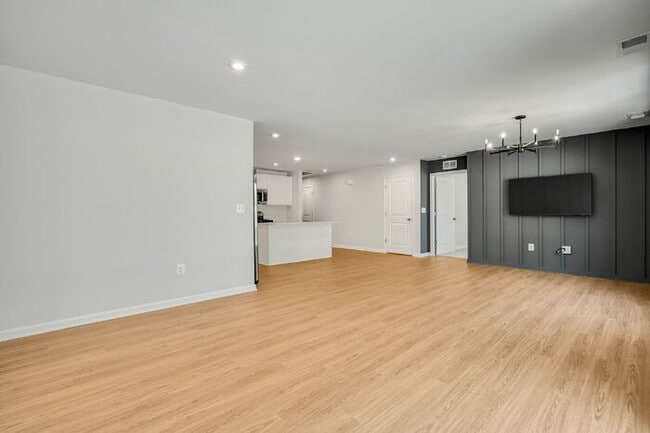 Building Photo - 3 Bedroom Single-Family Home with 2-Car Garage in Glen Allen (23060) – $2,650/mo