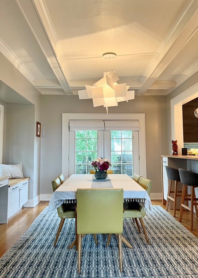 Building Photo - 3029 19th Ave S