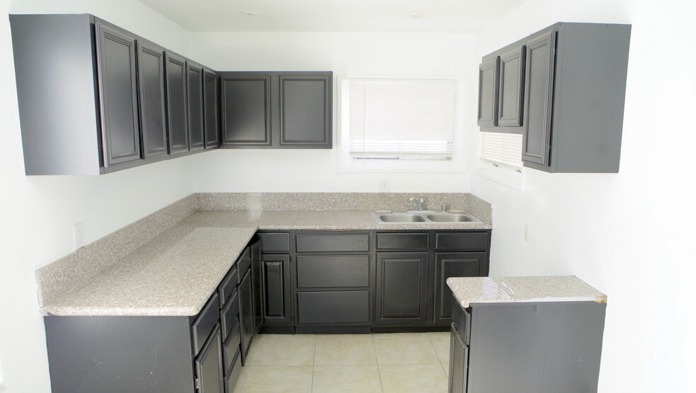 Newly remodeled kitchen - 45127 Division St