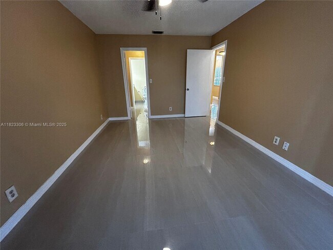 Building Photo - 701 SW 79th Terrace
