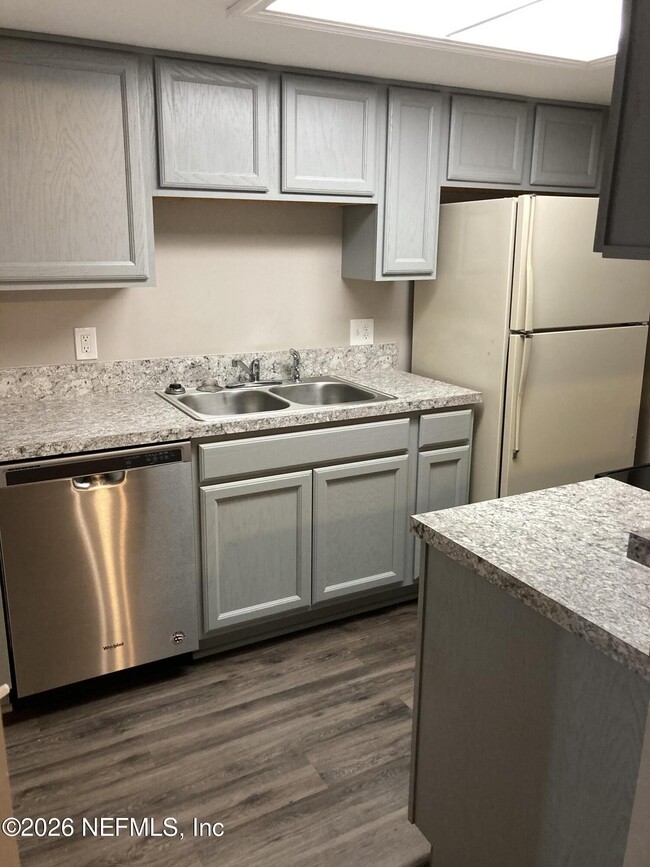 Building Photo - 8618 Colony Pine Cir