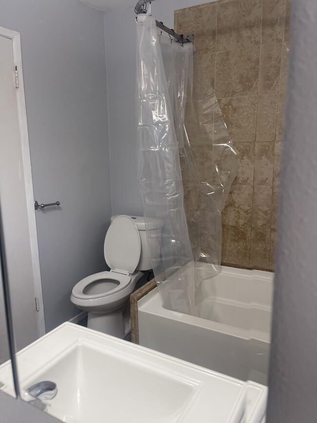 Downstairs bathroom - 19443 Northwood Ave