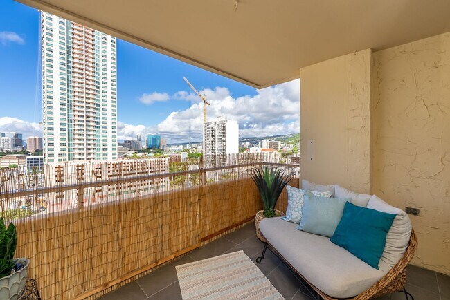 Building Photo - Kakaako Royal Court 2 Bedroom 2 Bathroom 1...